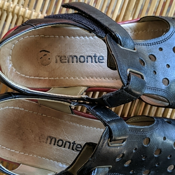 EUC Remonte by Rieker navy T-Strap perforated leather wedge sandals 39 / 8.5 - Picture 2 of 8